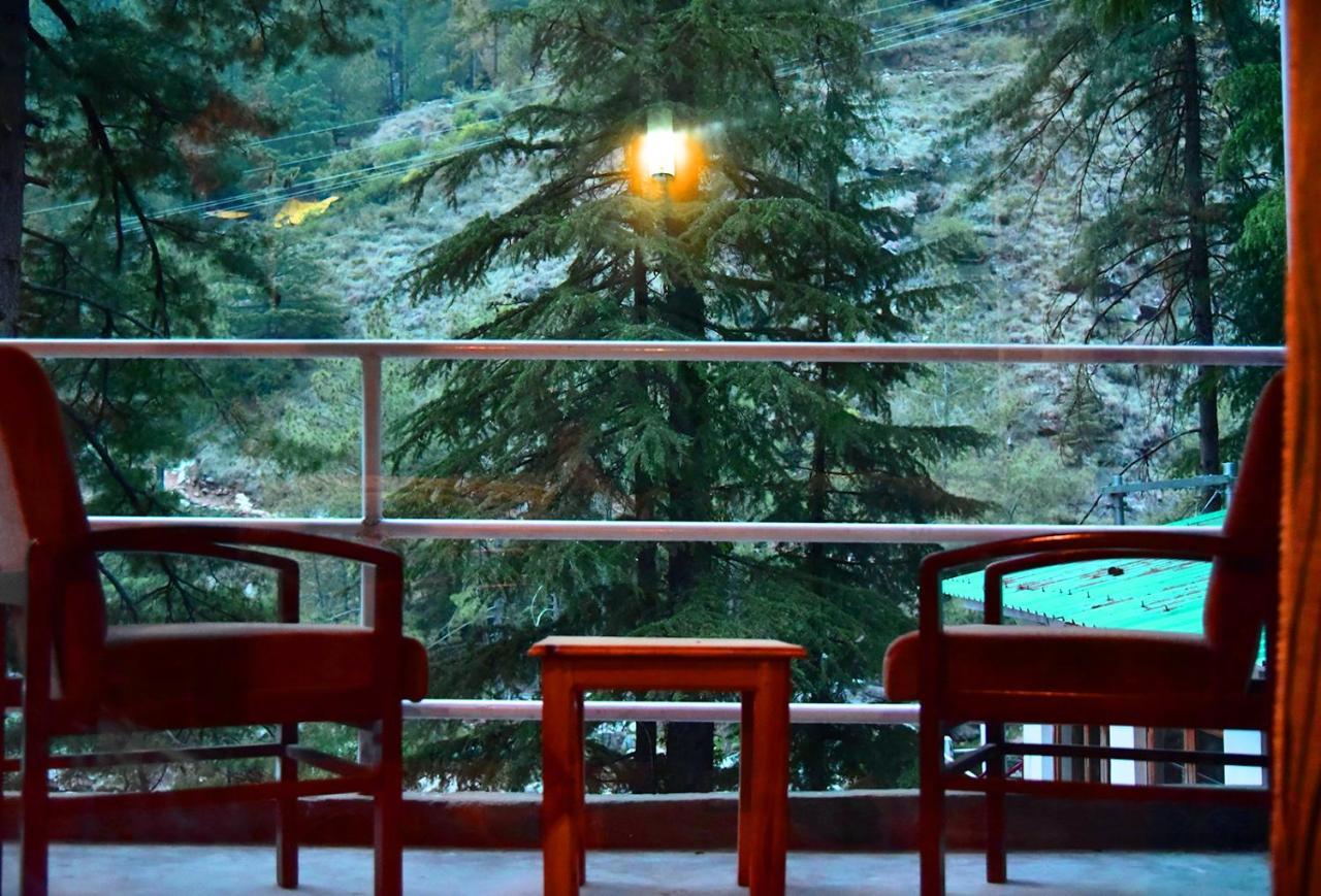 The Alpine Guest House Kasol Esterno foto