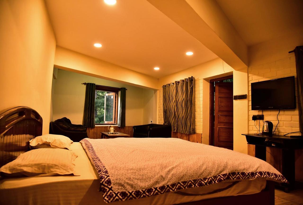 The Alpine Guest House Kasol Esterno foto