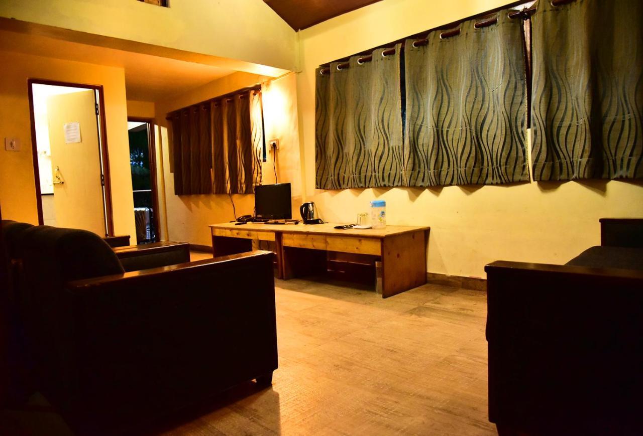 The Alpine Guest House Kasol Esterno foto