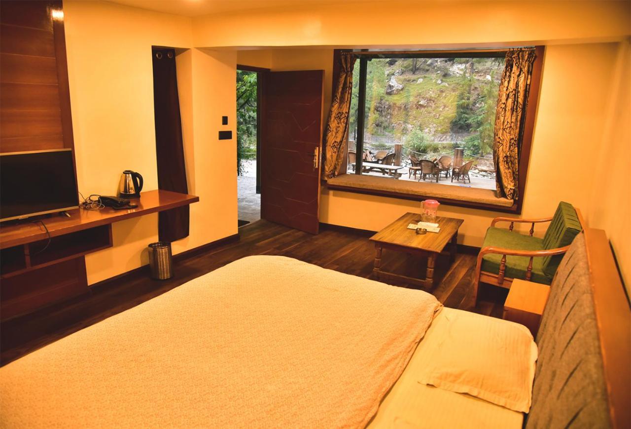 The Alpine Guest House Kasol Esterno foto