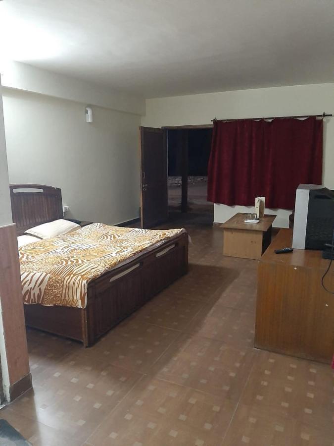The Alpine Guest House Kasol Esterno foto