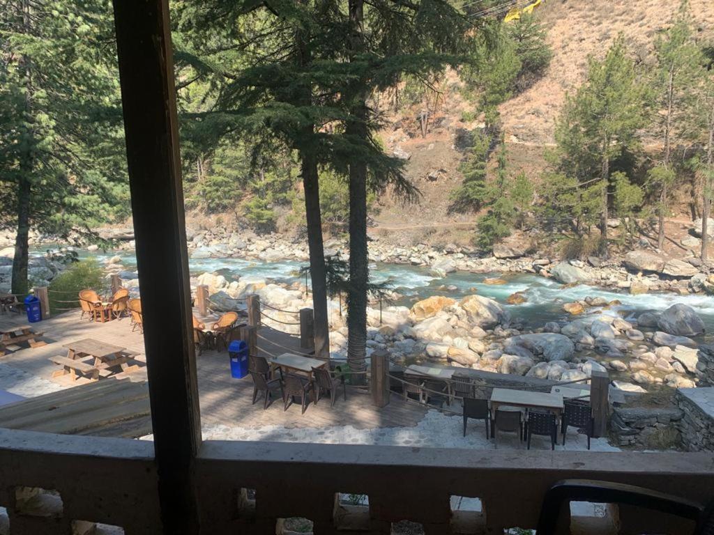 The Alpine Guest House Kasol Esterno foto